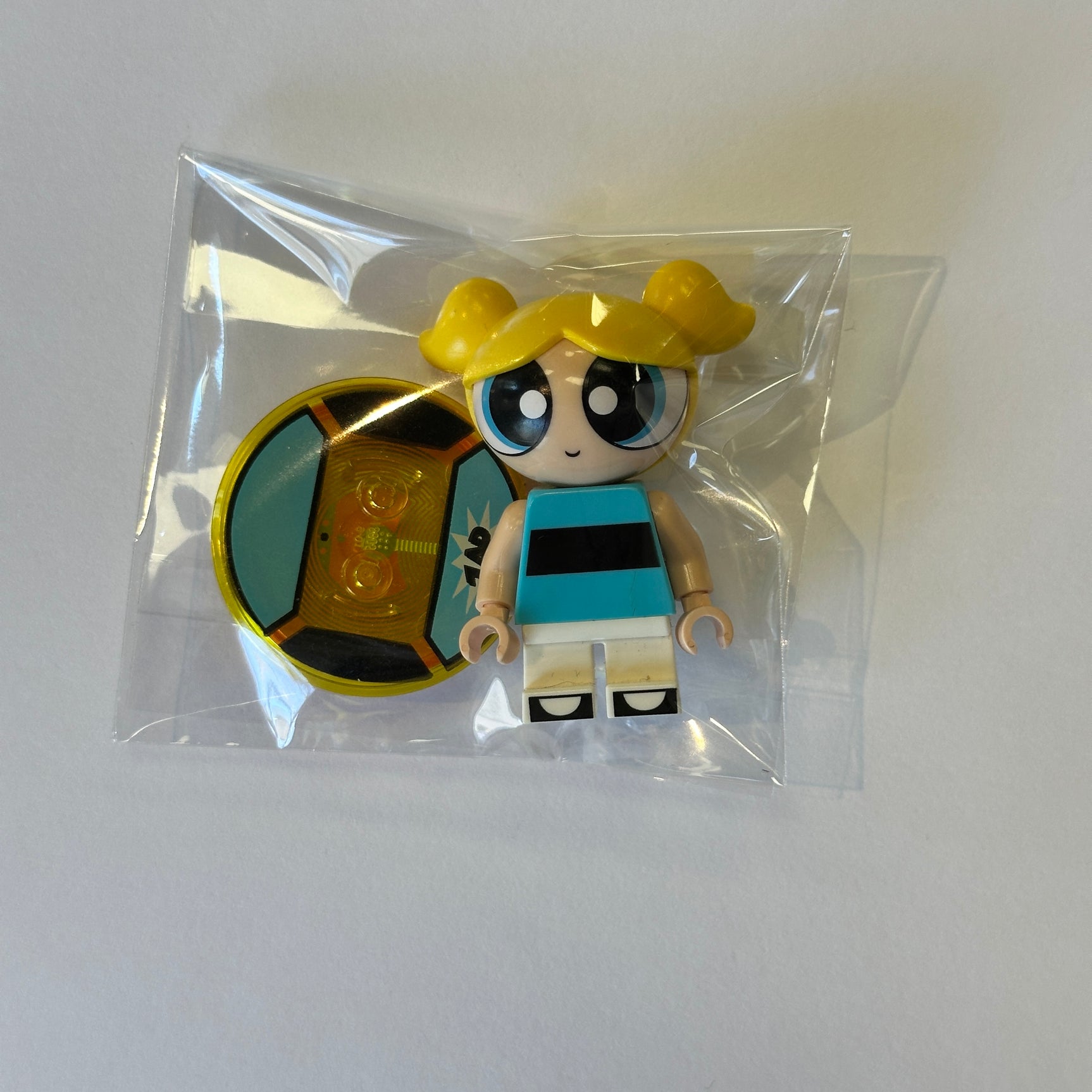 Bubbles Powerpuff Girls Minifig with Base - LEGO Dimensions