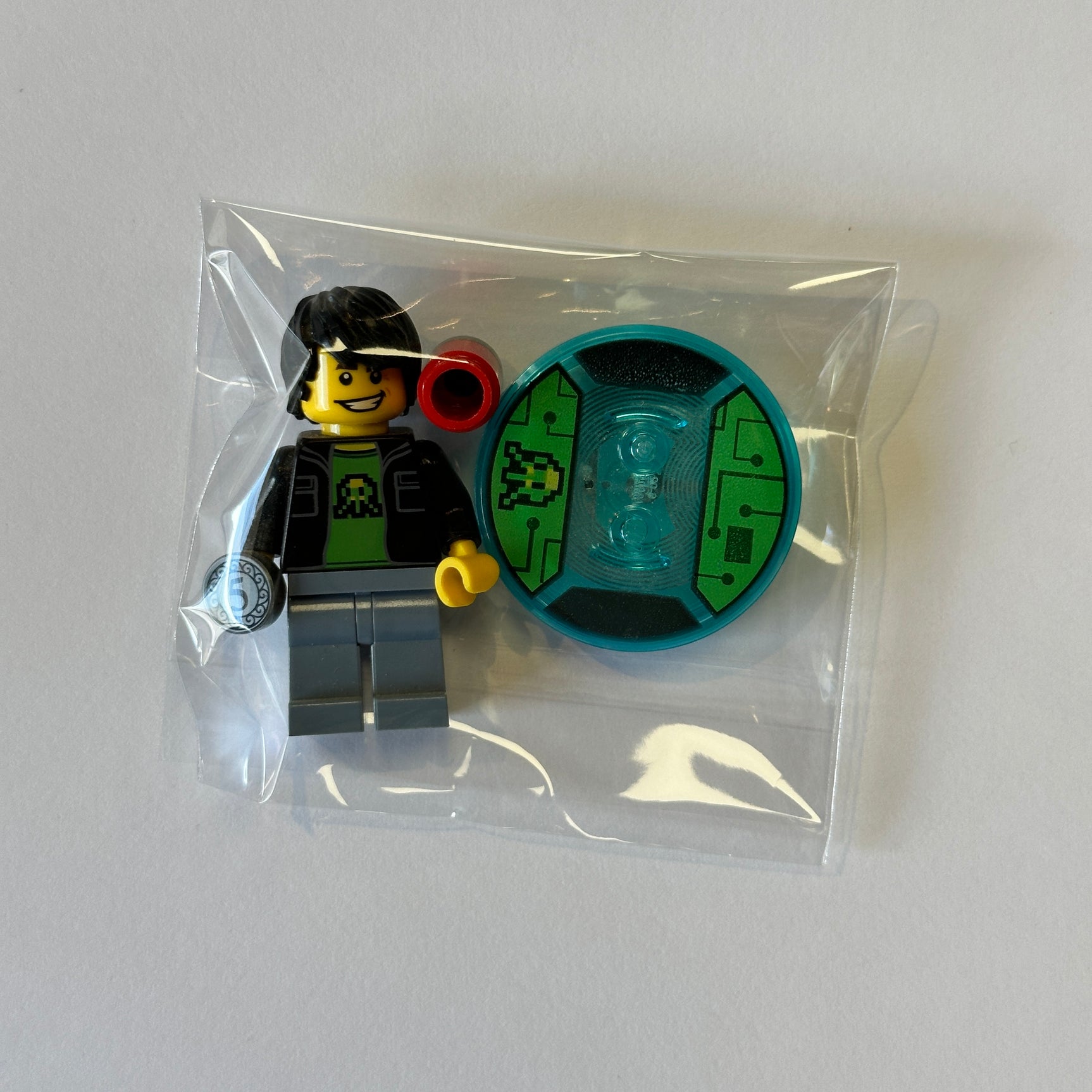 Gamer Kid Midway Arcade Minifig with Base - LEGO Dimensions
