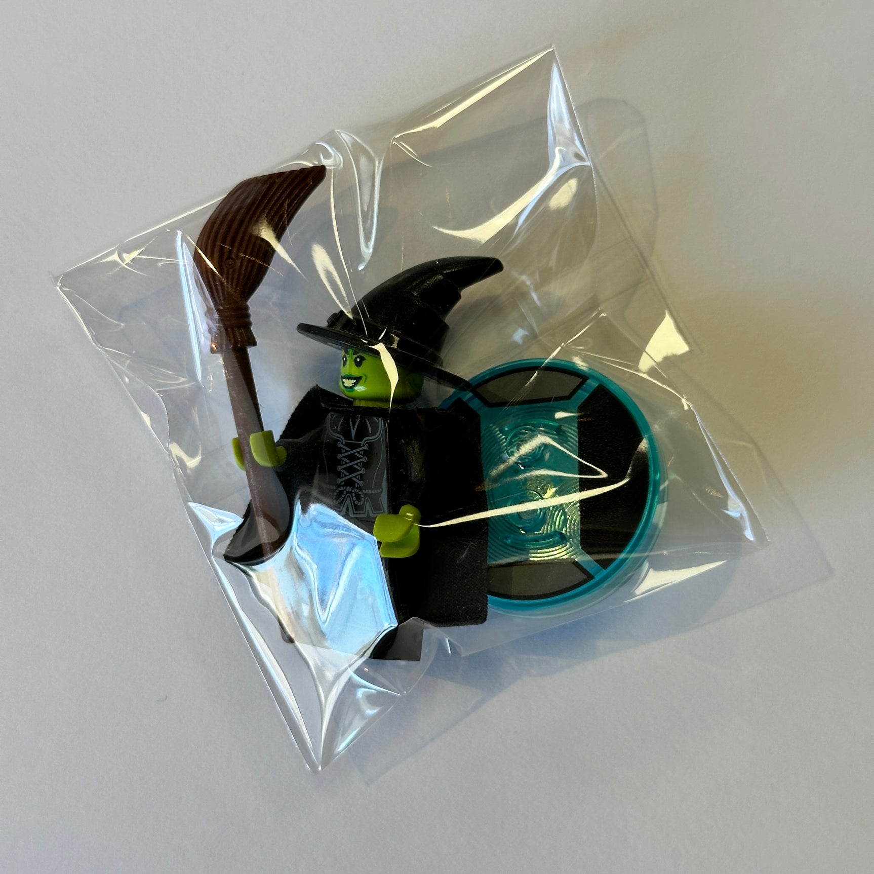 Wicket Witch The Wizard of Oz Minifig with Base - LEGO Dimensions