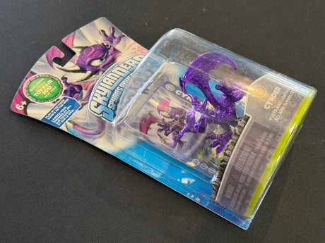 Cynder (Purple Metallic 2012 Toy Fair Exclusive Edition) - Skylanders Spyro's Adventure